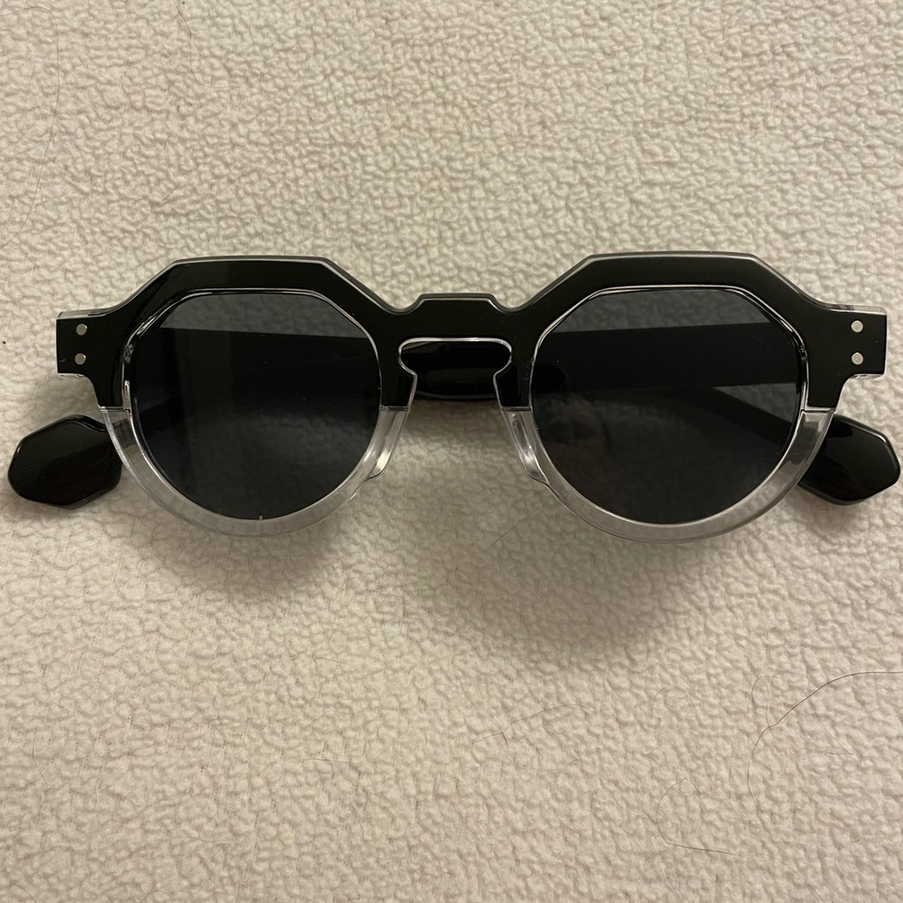 Chic Black and Clear Sunglasses - Picture 2 of 3